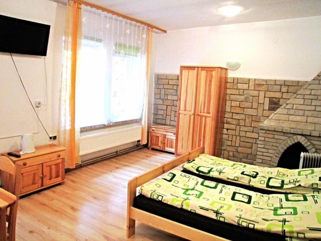 Pod Kamiennikiem Hotel Trzemesnia Exterior foto