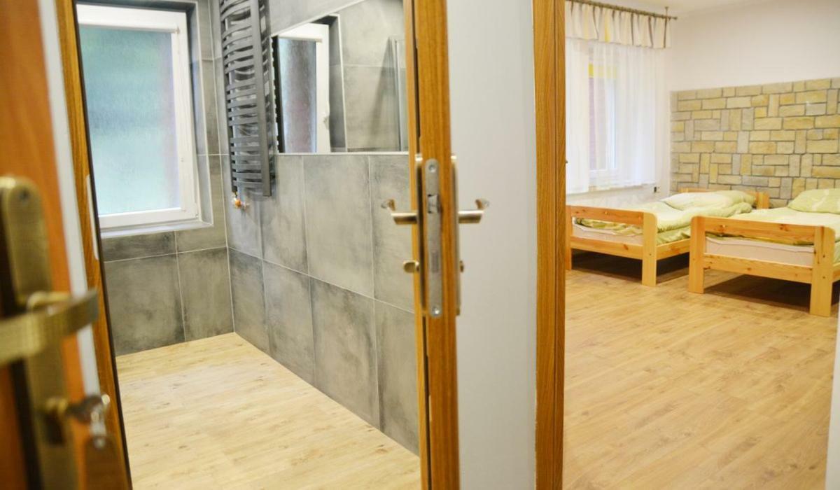 Pod Kamiennikiem Hotel Trzemesnia Exterior foto